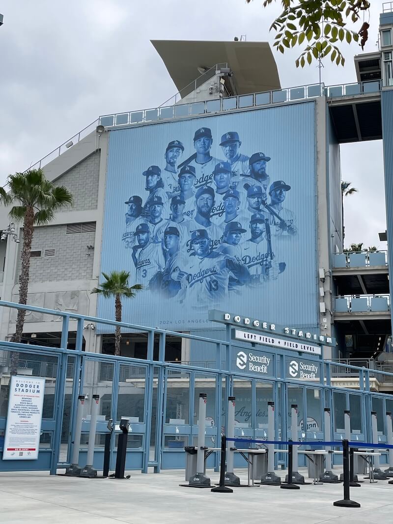 ドジャースタジアムの入り口