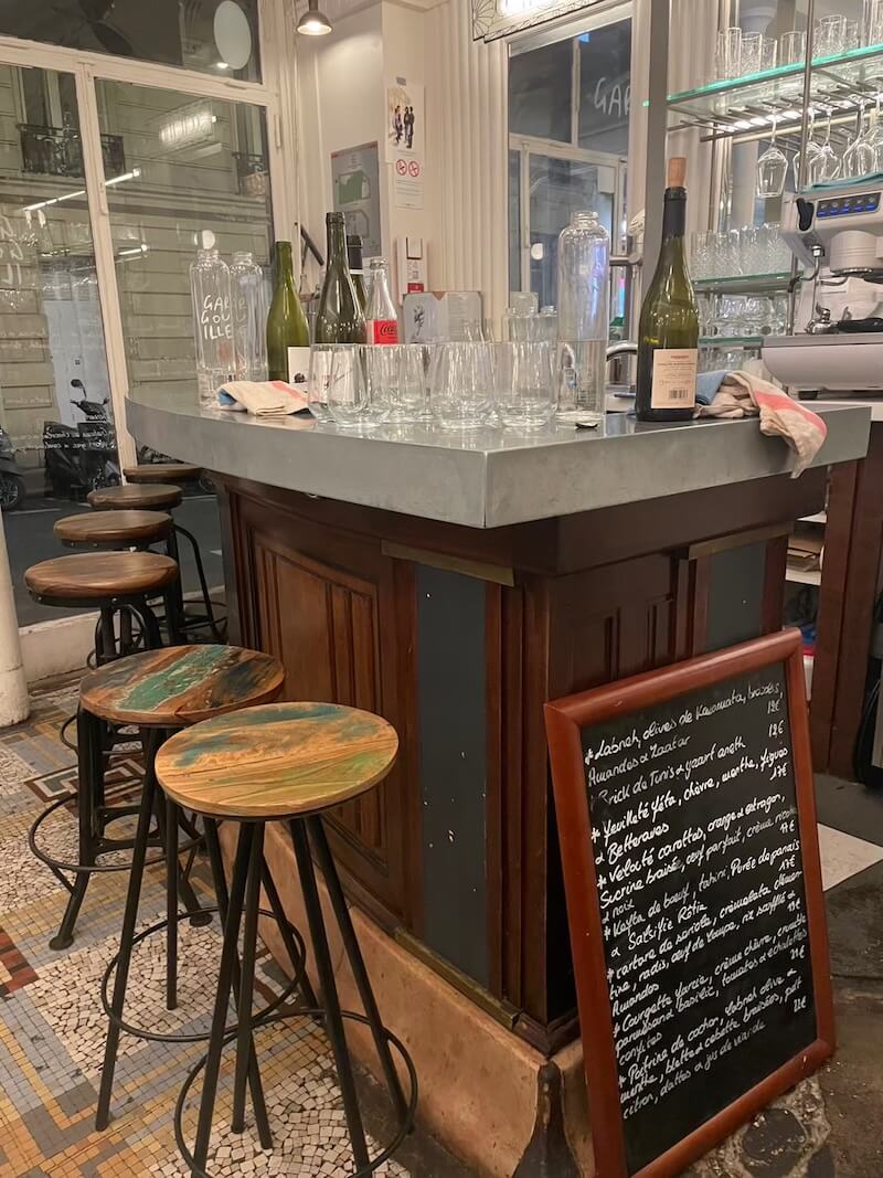 パリ市内の地中海レストラン