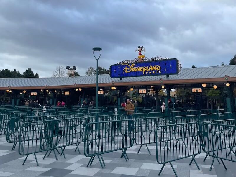 空いているパリのディズニーランド