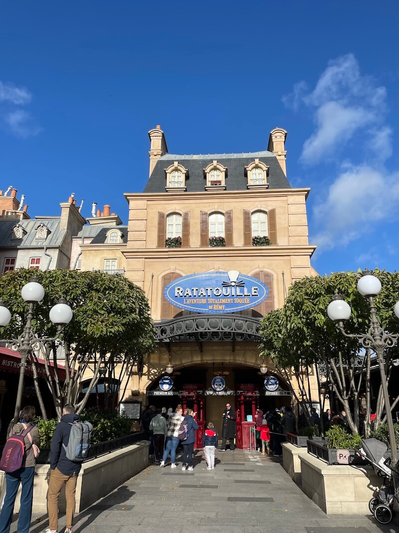 パリ限定アトラクションのレミーのレストラン