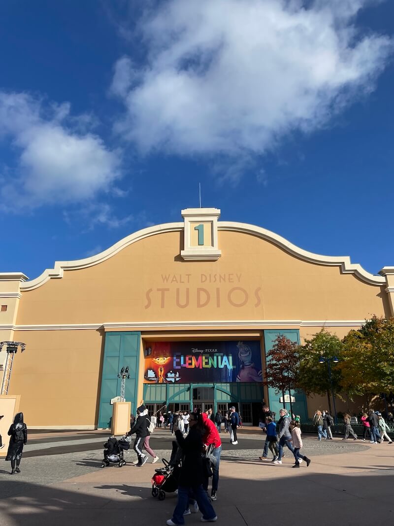 ウォルトディズニースタジオの入り口