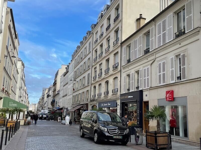 ホテル付近の街並み